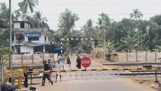 മണിക്കൂറുകൾ അടച്ചിടൽ, യാത്രാ ദുരിതം; കോട്ടക്കടവിൽ റെയിൽവേ മേൽപ്പാലത്തിനായി ആവശ്യം ശക്തമാവുന്നു