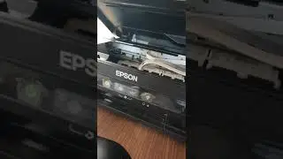 Epson l222 мигает лампочка питания , бумага и капля ( принтер не печатает )