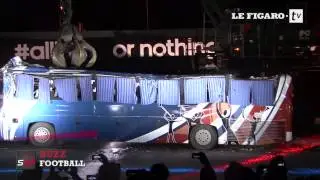 Adidas détruit le bus des Bleus de Knysna