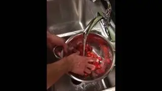 How to Clean Cherry Tomatoes