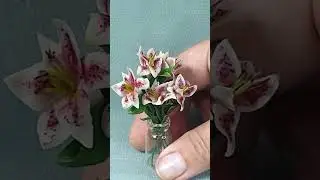 MAKE These MINI Stargazer LILIES #DollhouseFlowers #MiniatureFlowers #BreadAndGlue #Miniatures