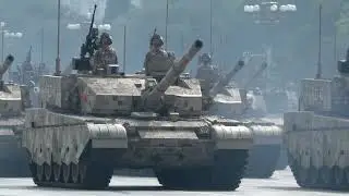 中共九三閱兵-（1）各式武器裝備ㄧ次看