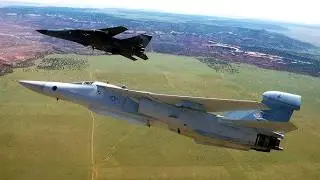 EF-111 Fighter Jet DOMINATES Iraqi Mirage in Aerial Combat