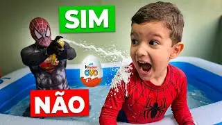 DESAFIO DO SIM OU N&Atilde;O NA PISCINA! Matheus Ganha Kinder Ovo e Leva TROLLAGENS Malucas!