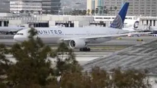 United Airlines Boeing 777-200ER [N226UA] Landing At LAX