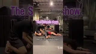 The Stretch show. Middle  splits. #stretch #shorts