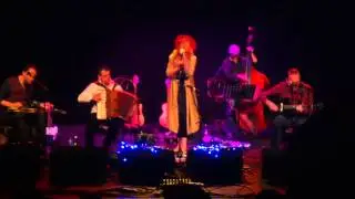 Eddi Reader Live at Bingley Arts Centre - The Moon is mine
