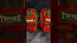 TWINS SPECIAL FOCUS MITTS REVIEW COMING SOON 👍🏻