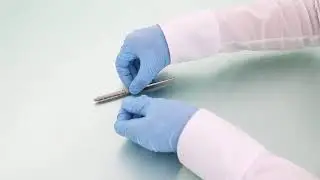 Handle for micro scalpel blade