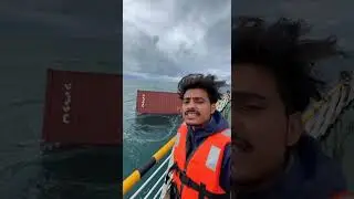 Samudra me container  🌊⛴️ lawarish container #shorts #rost #ocean #cargoship #shipvlog #container ￼