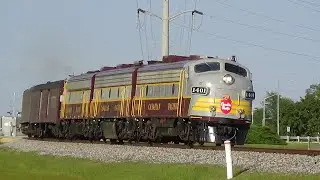 CPKC 374 and OCS train rounding the curve at Riverdale, IA September 10, 2025