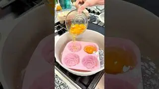 Impress your friends with this egg hack #easter #eggs #viral #breakfast