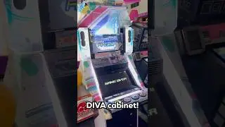 There was a Project DIVA cabinet at TwitchCon! #projectdiva #hatsunemiku #twitchcon2024
