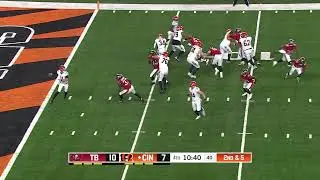 Logan Woodside connects with Tanner McLachlan for 23-yard catch-and-run