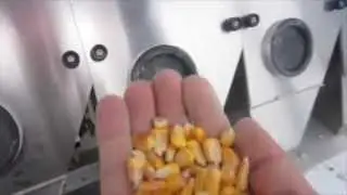 Optick&yacute; tř&iacute;dič CIMBRIA SEA CHROME maize sorting, Mais Farbsortierung, tř&iacute;děn&iacute; kukuřice podle barvy