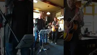 Blues sessie open podium Caf&eacute; de Brug in Ezinge aug 2023