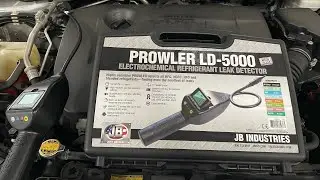 How to check for a Freon leak in a car?