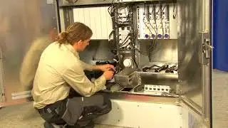 3 Installation RBS 6102 mounting the cabinet