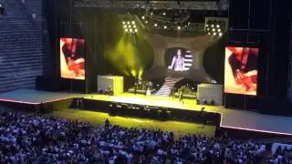 Laura Pausini performing 