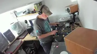 In the Garage - Episode 16 - Garage and House Mix