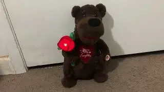 Dance Collector&rsquo;s Choice - Singing Bear with Light-Up Rose