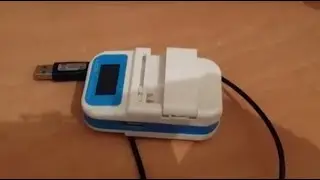 Universal charger lcd .