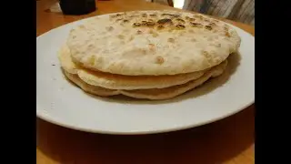 Pita bez lepku. Recept na obl&uacute;ben&yacute; gr&eacute;cky chlieb.