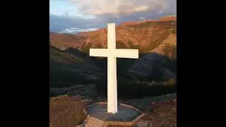 Nous levons les mains