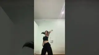 Sec.. short HAND UP -MEOVV(🐈&zwj;⬛🙋🏼&zwj;♀️) #dance #handup #meow #challenge #kpop