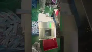 The defective products/biscuit package checking out process. #food #machine #package