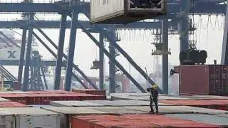 Chinese Stevedore Dangerous Work!