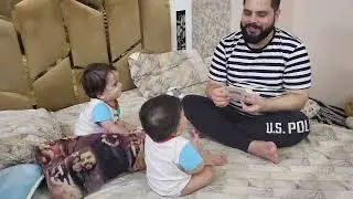 Playing flash cards with 9 months old babies 👶 👶