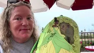 What's Inside My Princess Tiana Loungefly Bag?