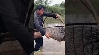 Catching Fish with a Traditional Tool