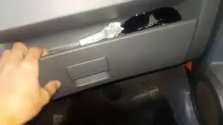 Retirando Porta luva Gol G4