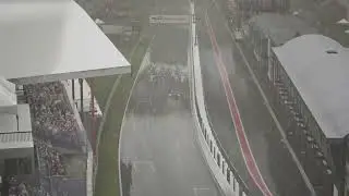 Porsche 991II GT3 R hydroplanes and crashes in heavy rain at Spa