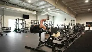 Упражнение &laquo;Подъем туловища на одной ноге&raquo; (SL GHD Sit Up)