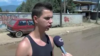 Сведоштво на малите хеори од стајковци за ноќта помината на ограда во борба за живот