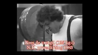 Kees de vreugd (125 kg+) N.K. powerlifting 1983 te Noord Scharwoude.