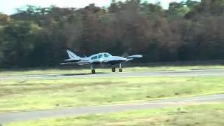 Cessna 310, N3288M departing KHWY on  091810 at 1639