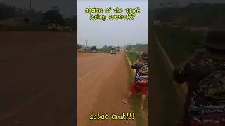 Action of the truck losing control??#sobattruk#truckmania #thrillingaction#shorts