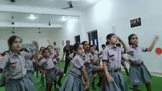 Yoga for kids#zumba #beginnerfitness #exercise #youtubeshorts #schoollife #school #mastimoment #funn
