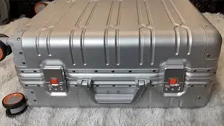 This Aluminum Suitcase Will Make Airport Security a BREEZE