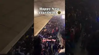 New Year's Crowd At Rajiv Chowk Metro Station Delhi 😳 | #ytshorts #metro #crowd #viralvideo #shorts