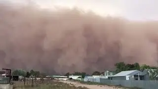 Massive dust storm rolls through Australian town