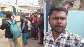 आज स्टेशन पर इतना भीड़ क्यों है ?