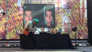 Mike Tompkins. Disparate youth Live dubstep a capella remix at Lollapalooza Chile 2016