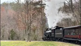 Train Hitchhiking in the Smokey Mountains!!! TrainLife Dollywood Christmas 2021 day in the life