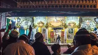 Maula Ya Salle Wassalim - Fareed Ayaz