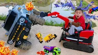 Em tu bi chiếc xe &ocirc; t&ocirc; bốc ch&aacute;y ngay sau khi xe m&aacute;y x&uacute;c tiếp nhi&ecirc;n liệu, xe tải tiếp nước cứu &ocirc; t&ocirc;